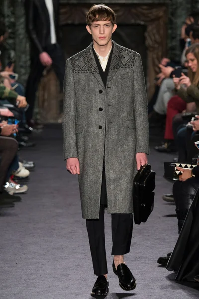 Look 7